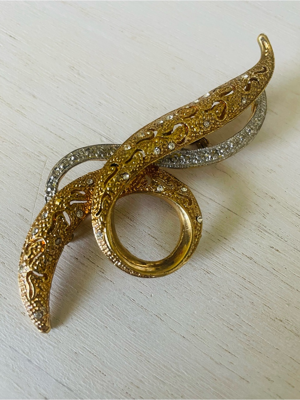 Stunning Vintage Avon Gold and Silver Pave Set Crystal Brooch